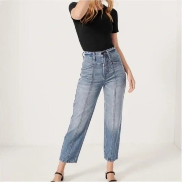 Abercrombie & Fitch Women's Medium Wash Ultra High-Rise Barrel Jeans Size 25/0 R - Picture 1 of 9